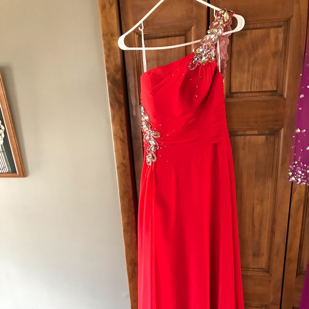 Red/orange prom dress